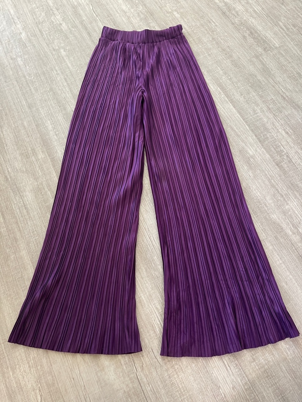 Zara Pleated Wide-Leg Pants in Deep Purple